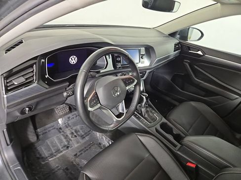Used 2024 Volkswagen Jetta SE FWD image 13