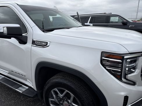 Certified 2022 GMC Sierra 1500 SLT w/ SLT Convenience Package image 37