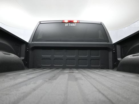 Used 2018 RAM 2500 Tradesman w/ Chrome Appearance Group AWD/4WD image 7