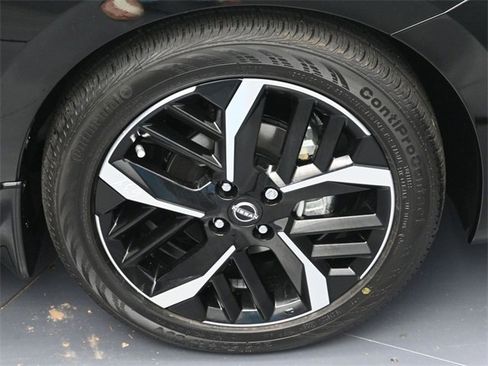 New 2025 Nissan Versa SR w/ Trunk Package image 6