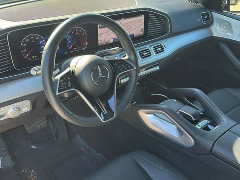 Used 2024 Mercedes-Benz GLS 450 4MATIC image 12