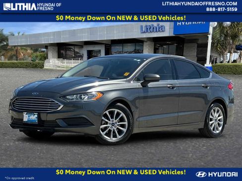 Used 2017 Ford Fusion SE w/ Fusion SE Technology Package FWD image 1