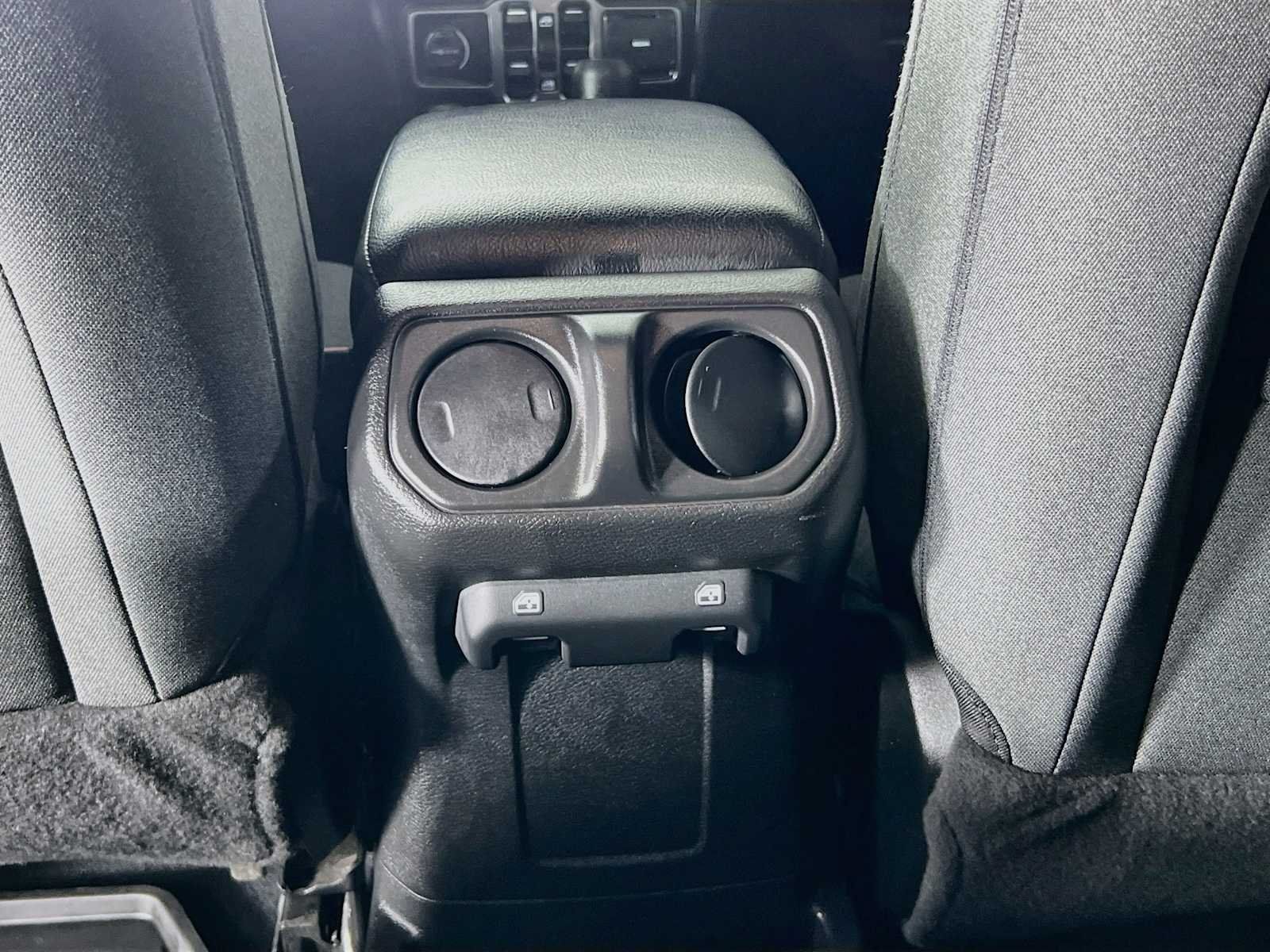 Used 2024 Jeep Wrangler Unlimited AWD/4WD image 25