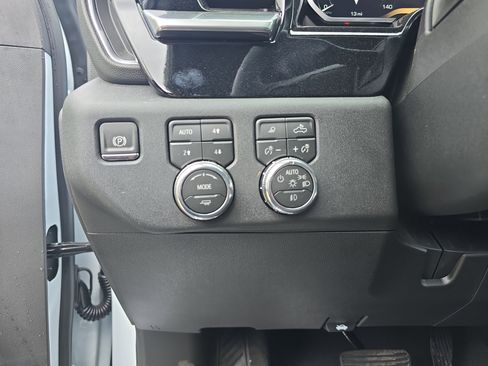 New 2026 GMC Sierra 3500 SLT w/ SLT Convenience Package image 21