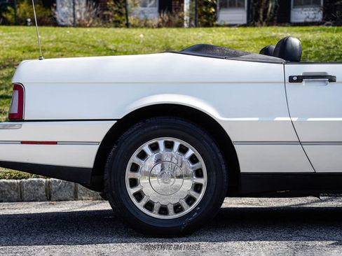 Used 1993 Cadillac Allante FWD image 8