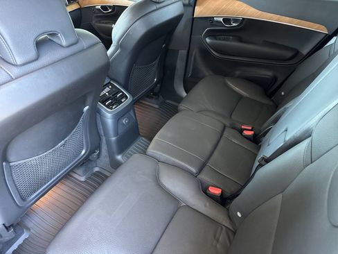 Used 2025 Volvo XC90 T8 Plus w/ Protection Package Premier AWD/4WD image 6