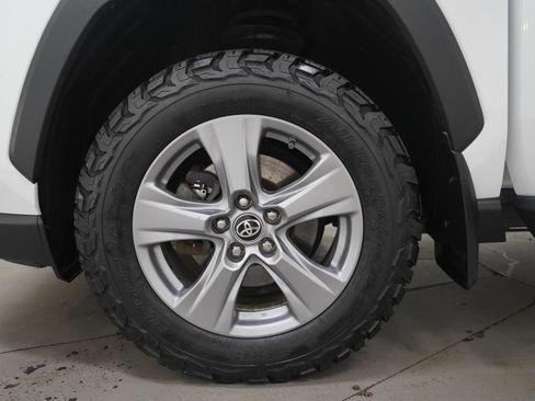 Used 2022 Toyota RAV4 LE AWD/4WD image 28