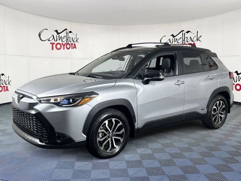 Used 2024 Toyota Corolla Cross SE w/ Moonroof Package image 2