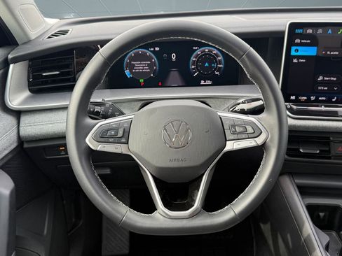 Used 2025 Volkswagen Tiguan S image 14