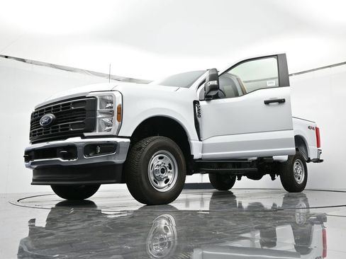 New 2026 Ford F250 XL w/ XL Chrome Package image 47