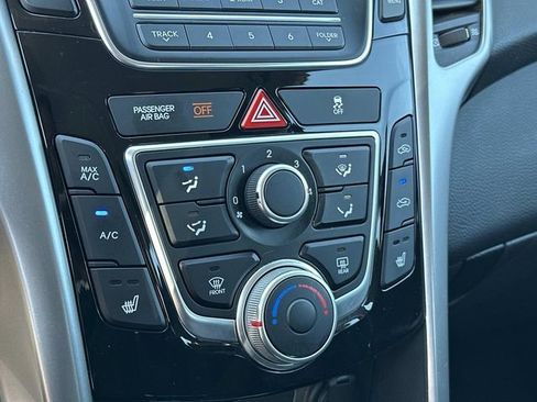 Used 2016 Hyundai Elantra GT FWD image 22