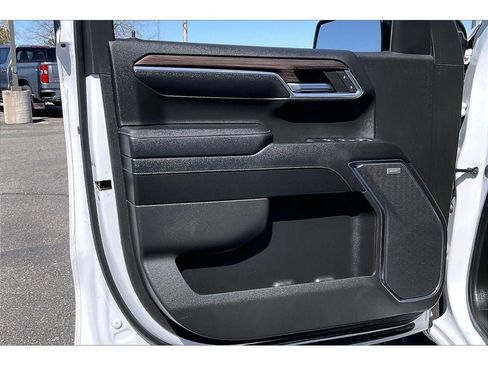 Used 2024 Chevrolet Silverado 1500 LT Trail Boss w/ LT Trail Boss Premium Package AWD/4WD image 25