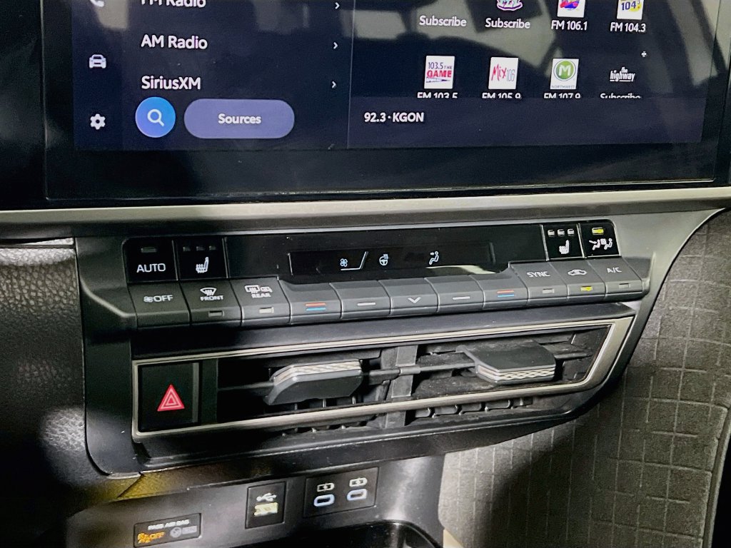 Certified 2025 Toyota Camry XLE FWD image 14