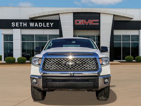 Used 2019 Toyota Tundra SR5 w/ SR5 Upgrade Package image 2