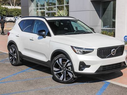 Used 2025 Volvo XC40 B5 Plus