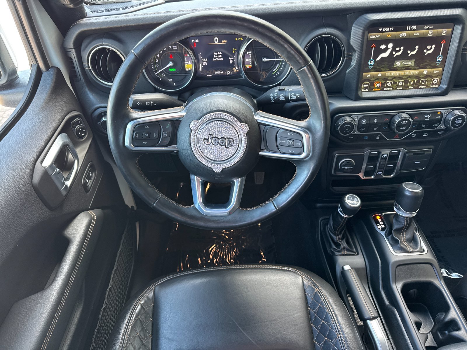 Used 2022 Jeep Wrangler Unlimited Sahara AWD/4WD image 16