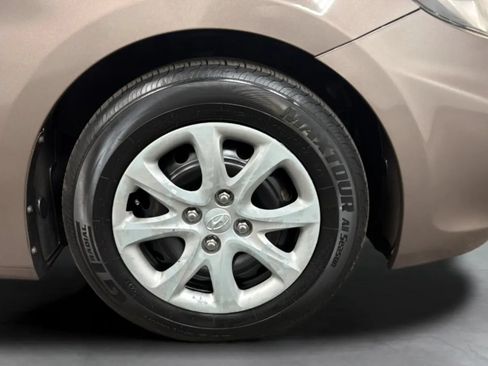 Used 2014 Hyundai Accent GS FWD image 22