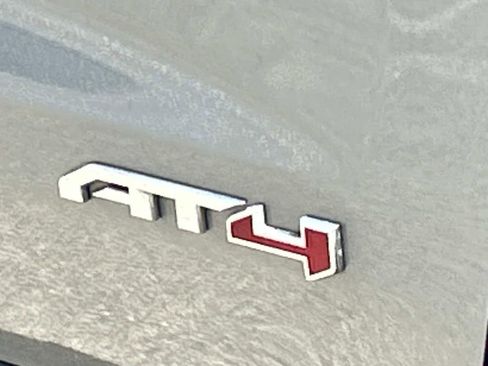 Used 2024 GMC Sierra 1500 AT4 w/ Technology Package AWD/4WD image 10