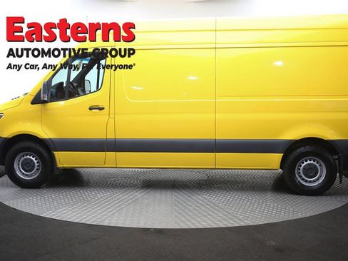 Used 2021 Mercedes-Benz Sprinter 2500 w/ Acoustic Package image 57