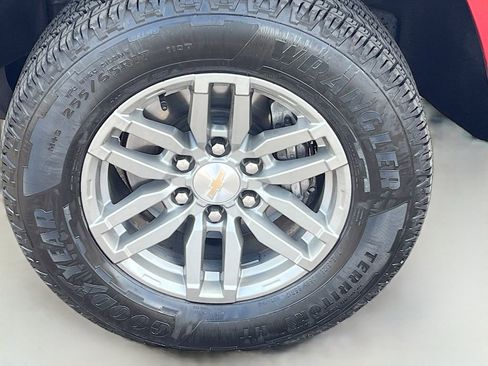 Used 2025 Chevrolet Colorado LT w/ Advanced Trailering Package image 28