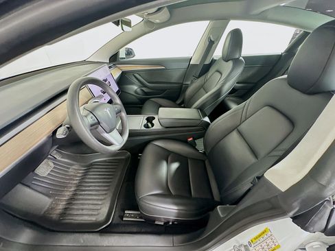 Used 2023 Tesla Model 3 Standard Range image 13