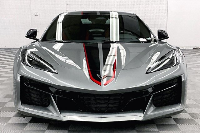 Used 2024 Chevrolet Corvette Z06 RWD image 4