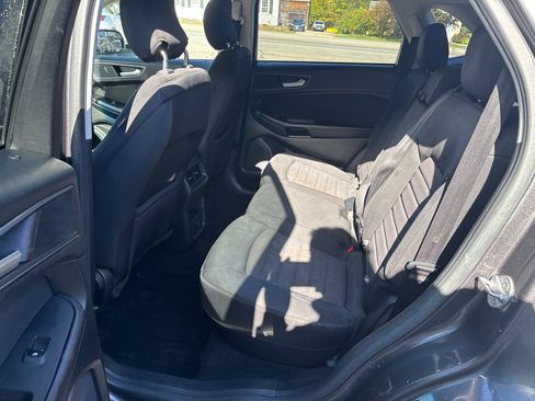 Used 2015 Ford Edge SE image 11