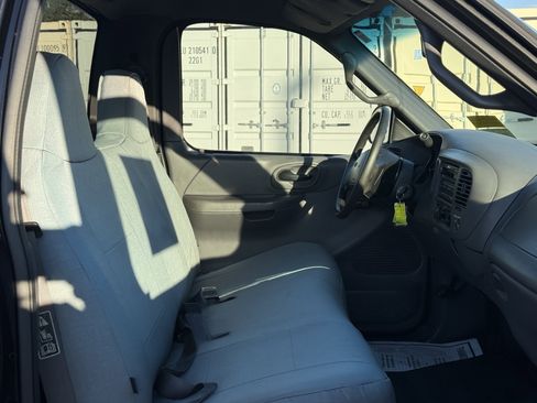 Used 2002 Ford F150 XL image 14