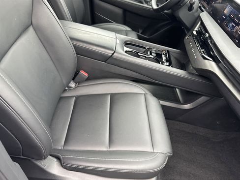 Used 2025 Nissan Murano SV image 16