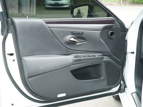 Used 2021 Lexus ES 300h w/ Premium Package FWD image 21