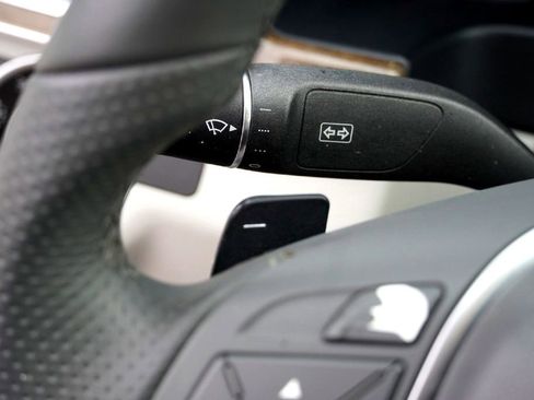 Used 2016 Mercedes-Benz E 350 Sedan image 19