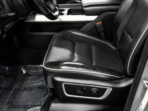 Used 2019 RAM 1500 Laramie image 37