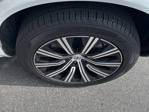 Used 2023 Volvo XC90 B6 Core w/ Climate Package image 8