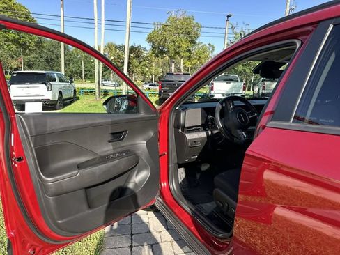 Used 2025 Hyundai Kona SEL FWD image 22
