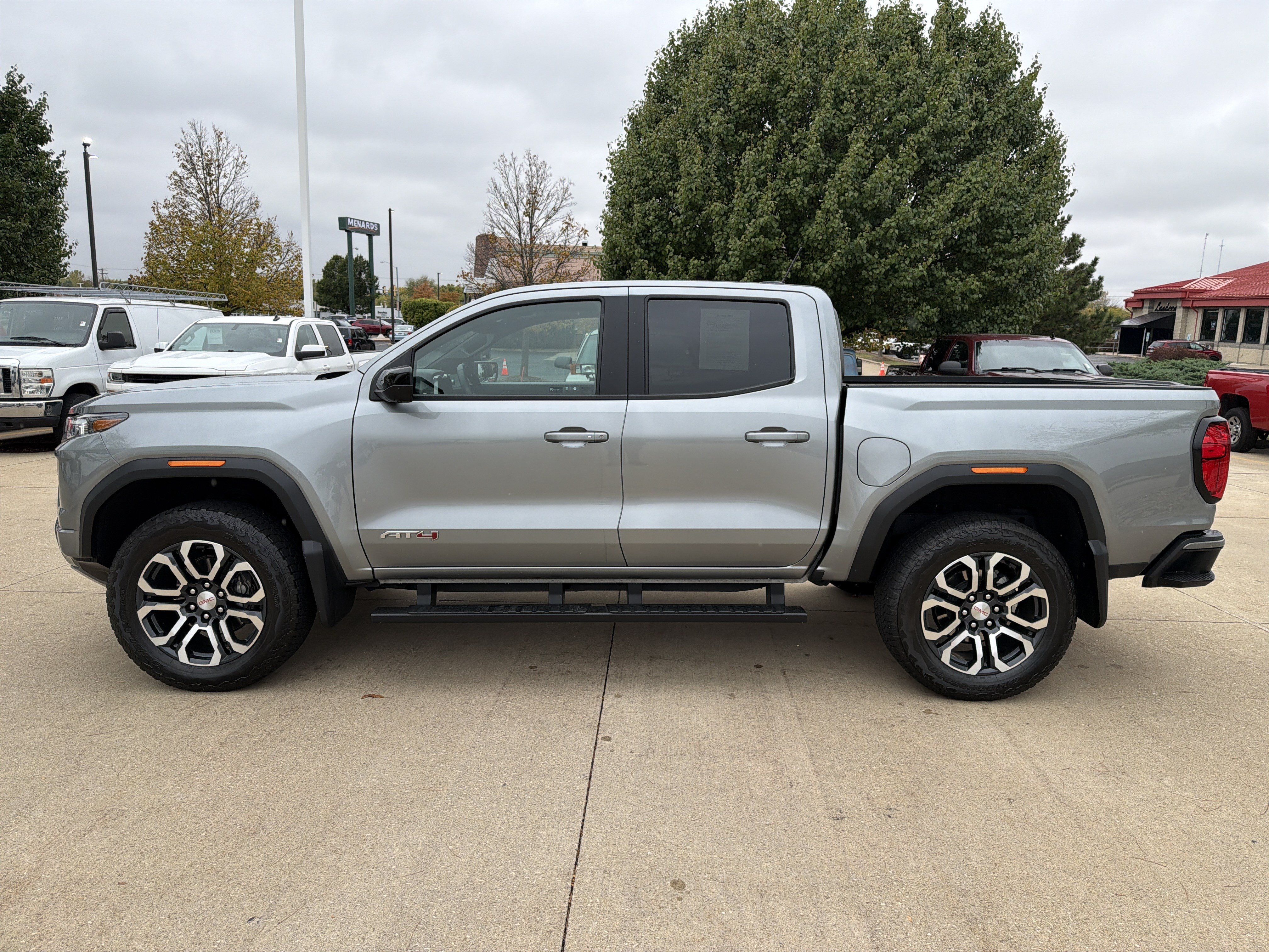 Used 2024 GMC Canyon AT4 w/ AT4 Premium Package AWD/4WD image 8