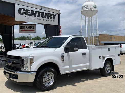 Used 2018 Ford F250 XL w/ Power Equipment Group RWD image 1
