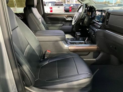 Used 2024 Chevrolet Silverado 1500 RST image 19