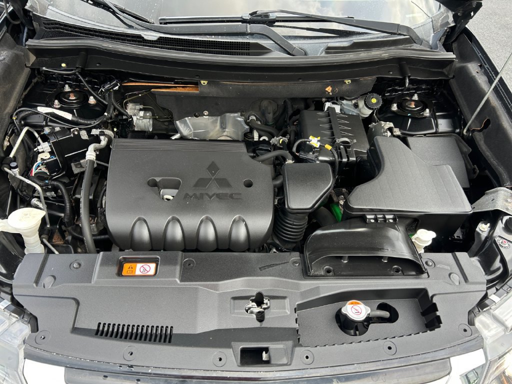 Used 2018 Mitsubishi Outlander SE AWD/4WD image 22
