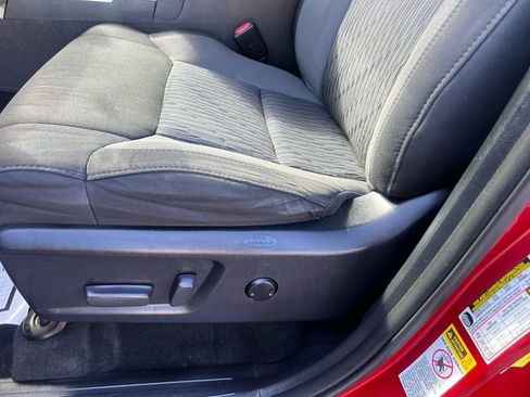 Used 2017 Toyota Tundra SR5 w/ SR5 Upgrade Package image 13