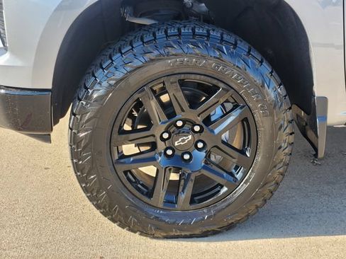 Used 2025 Chevrolet Silverado 1500 LT Trail Boss w/ Convenience Package II AWD/4WD image 18