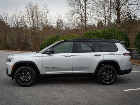 New 2025 Jeep Grand Cherokee L Limited AWD/4WD image 5