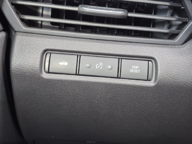 Used 2025 Nissan Altima 2.5 SV AWD/4WD image 13