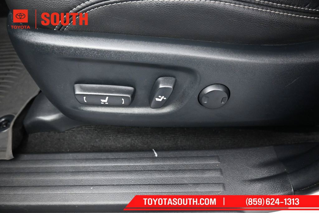 Used 2023 Toyota 4Runner SR5 Premium w/ Moonroof Package RWD image 22