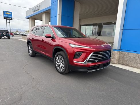 Used 2025 Buick Enclave Preferred w/ Power Package image 1