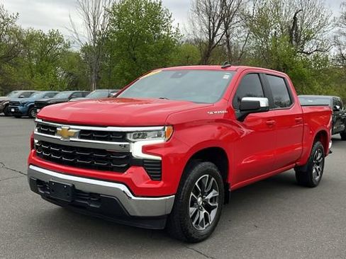 Used 2024 Chevrolet Silverado 1500 LT AWD/4WD image 3