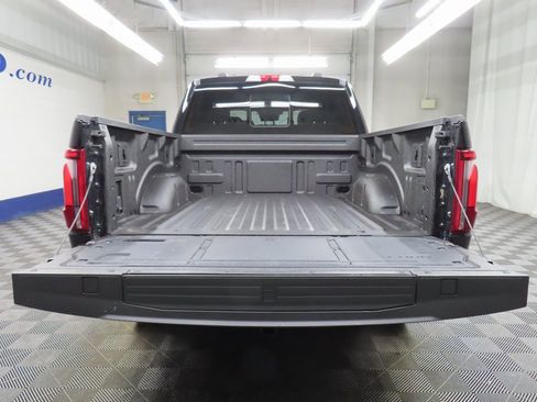 Used 2024 Ford F150 Platinum w/ FX4 Off-Road Package image 41