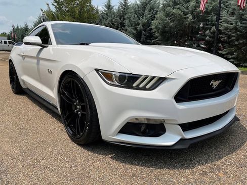 Used 2017 Ford Mustang GT Premium RWD image 32