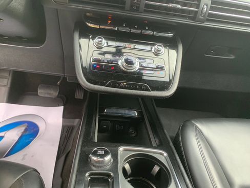 Used 2021 Lincoln Corsair AWD w/ Rear Removable Package Tray image 34