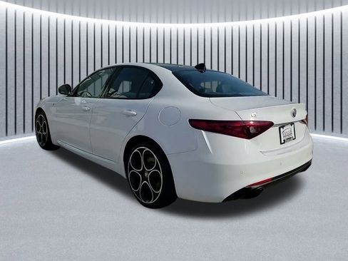 Used 2022 Alfa Romeo Giulia Ti w/ Active Assist Plus Package image 15