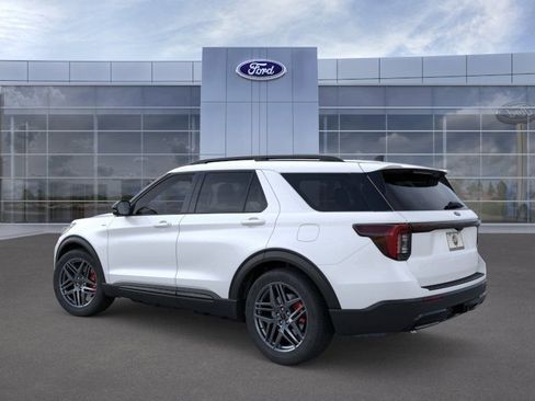 New 2026 Ford Explorer ST-Line w/ ST-Line Street Pack image 4